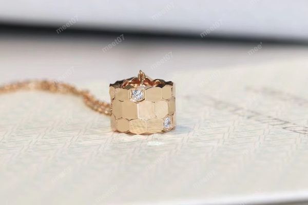 beehive honeycomb pendant diamond necklace ladies classic designer necklaces for women jewelry high quality, Silver
beehive honeycomb pendant diamond necklace ladies classic designer necklaces for women jewelry high quality, Silver