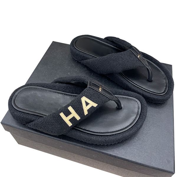 23ss designer womens thong flat heels slippers round toes sandals outdoor flip flops beach shoes slides classic pink mules casual shoes ladi, Black
23ss designer womens thong flat heels slippers round toes sandals outdoor flip flops beach shoes slides classic pink mules casual shoes ladi, Black