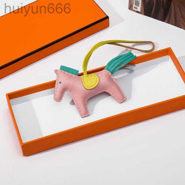 fashion mini pony keychains lanyards for women bags car pendant luxury designer leather keyring women buckle key chain pendants, Silver
fashion mini pony keychains lanyards for women bags car pendant luxury designer leather keyring women buckle key chain pendants, Silver