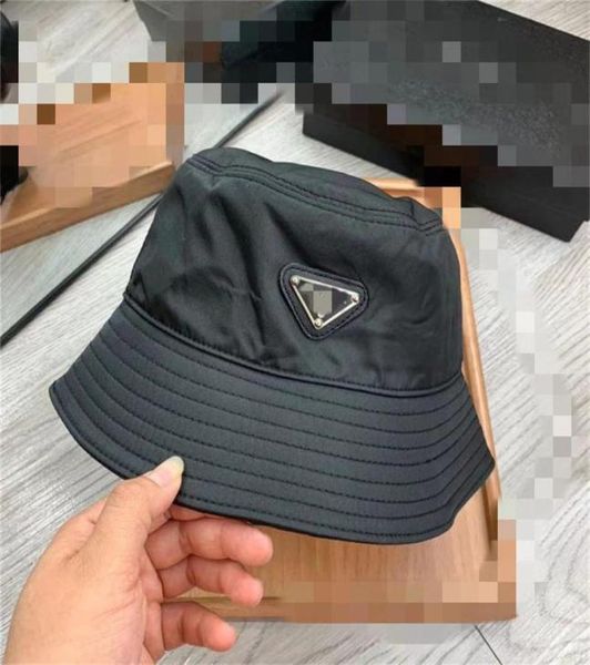 new 2022ss british style designers grid pattern wide brim bucket hats fashion classic designer men women autumn spring cotton fish1828600, Blue;gray
new 2022ss british style designers grid pattern wide brim bucket hats fashion classic designer men women autumn spring cotton fish1828600, Blue;gray