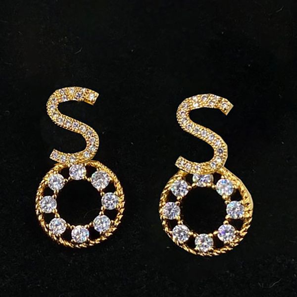 round gold earrings designer women stud earrings exquisite diamond ear studs luxury jewelry gift with box, Golden;silver
round gold earrings designer women stud earrings exquisite diamond ear studs luxury jewelry gift with box, Golden;silver