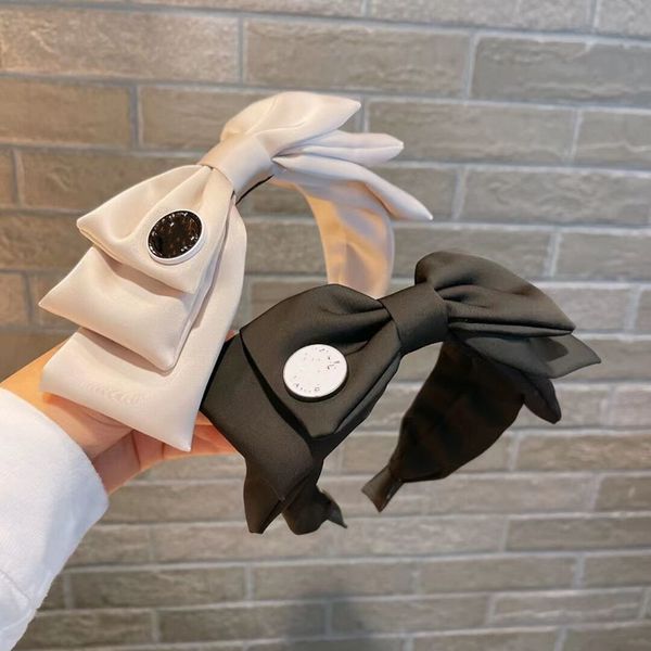 women hair band 2023 fashion lady headband letter print silk hairbands good selling, Black;brown
women hair band 2023 fashion lady headband letter print silk hairbands good selling, Black;brown