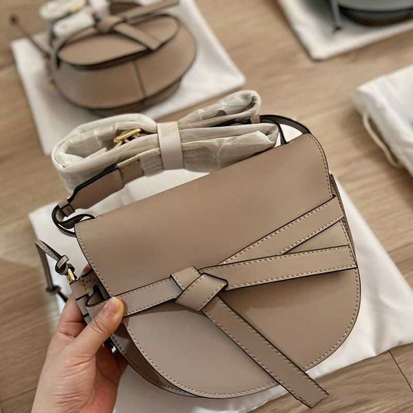 bags tote women leather saddle messenger fashion handbag shoulder brown brand designer crossbody female purseshigh quality
bags tote women leather saddle messenger fashion handbag shoulder brown brand designer crossbody female purseshigh quality