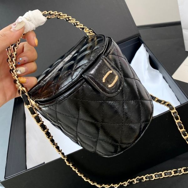 classic designer bag diamond grid chain shoulder bag high-end women's bag 2023 new fashionable texture single shoulder crossbody bag
classic designer bag diamond grid chain shoulder bag high-end women's bag 2023 new fashionable texture single shoulder crossbody bag