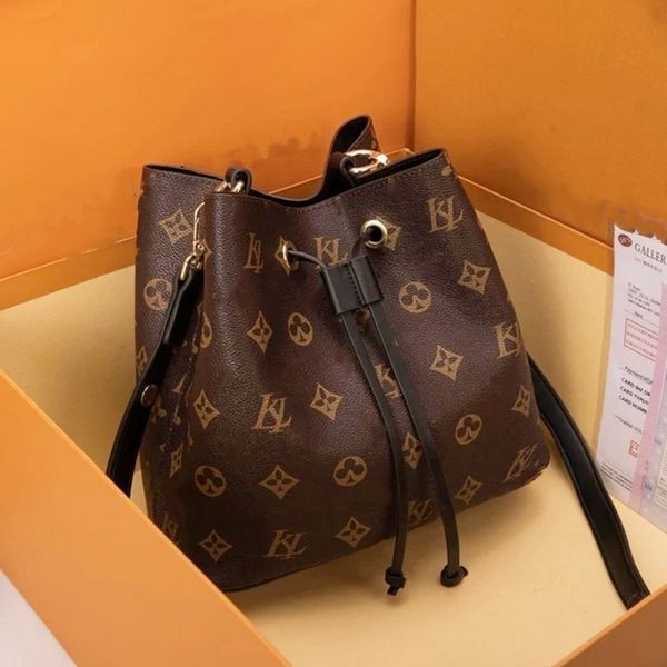 2023 designer totes famous handbags neonoe shoulder bags louise vuitton noe leather bucket bag women flower printing crossbody bag purse
2023 designer totes famous handbags neonoe shoulder bags louise vuitton noe leather bucket bag women flower printing crossbody bag purse