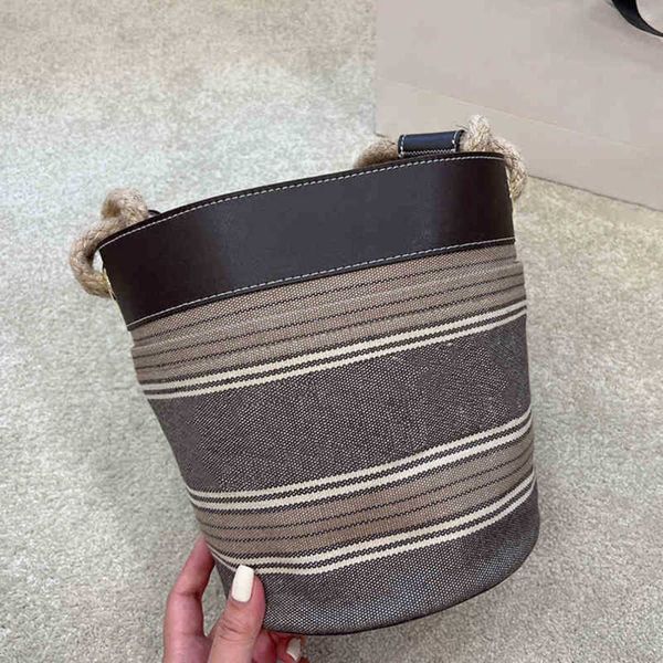bucket bag striped handbag designer women beach shoulder bags vintage hemp rope tote messenger holiday purses 220816
bucket bag striped handbag designer women beach shoulder bags vintage hemp rope tote messenger holiday purses 220816