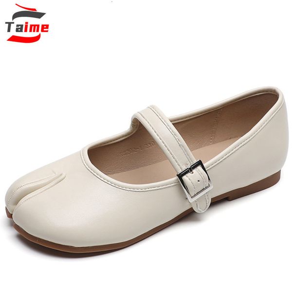 dress shoes silver leather luxury shoes split toe flat shoes woman mary janes tabi ninja flats female cozy dress party shoes ankle zapatos 2, Black
dress shoes silver leather luxury shoes split toe flat shoes woman mary janes tabi ninja flats female cozy dress party shoes ankle zapatos 2, Black