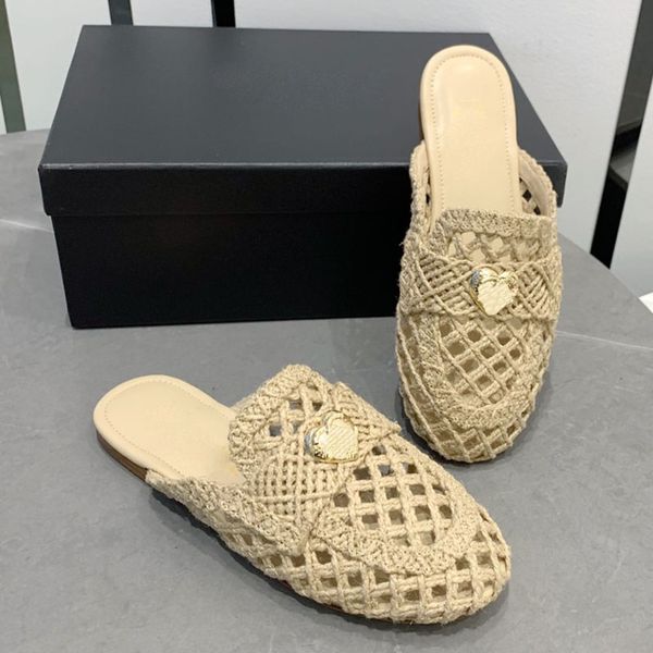 23ss womens low heels slippers designer dress shoe woven straw crochet sandals slip on with heart-shaped loafers breathable slides retro bla, Black
23ss womens low heels slippers designer dress shoe woven straw crochet sandals slip on with heart-shaped loafers breathable slides retro bla, Black