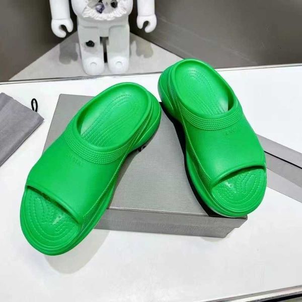 paris thick sole hole slippers 2023 spring new couples wear fashion slip-on slippery beach rubber outside, Black
paris thick sole hole slippers 2023 spring new couples wear fashion slip-on slippery beach rubber outside, Black