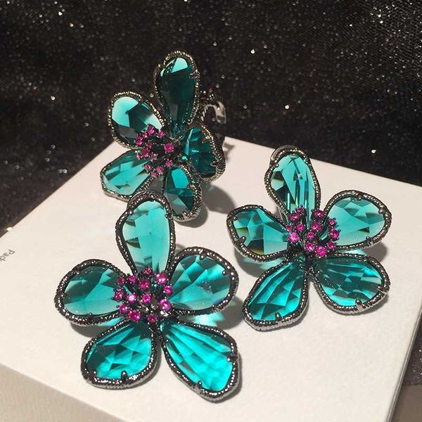 stud 2023 vintage dark green crystal flower stud earrings ring jewelry women retro femme wedding bridal luxury jewelry bijoux p230411, Golden;silver
stud 2023 vintage dark green crystal flower stud earrings ring jewelry women retro femme wedding bridal luxury jewelry bijoux p230411, Golden;silver