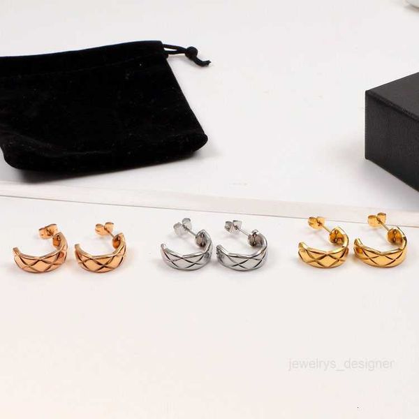 designer earring luxury women fashion check stud classic size lozenge stainless steel couple gifts designer jewelry engagement earrings whol, Golden;silver
designer earring luxury women fashion check stud classic size lozenge stainless steel couple gifts designer jewelry engagement earrings whol, Golden;silver