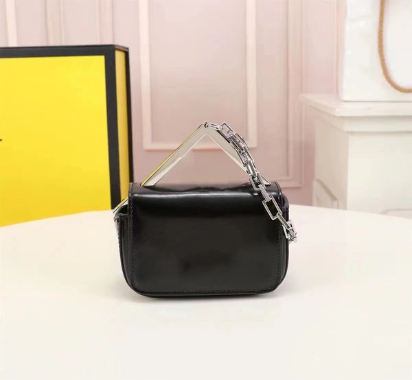 2023 luxurys designers clutch large shopping bags handheld bag accessories and chains are equipped with handbags, mirrors, short chain handl
2023 luxurys designers clutch large shopping bags handheld bag accessories and chains are equipped with handbags, mirrors, short chain handl