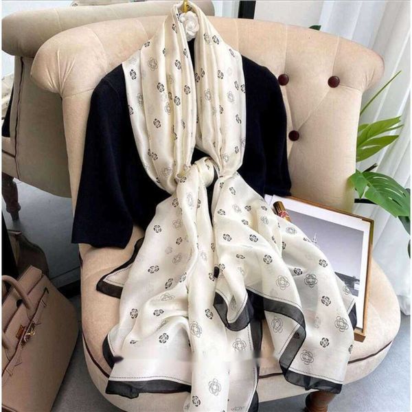Scarves Fashion Scarf Silk Luxury Summer Flower Print beach Towel Pashmina For Women Brand Designers Sunscreen Thin Gauze Long Shawl Wrap 1 V7E7
Scarves Fashion Scarf Silk Luxury Summer Flower Print beach Towel Pashmina For Women Brand Designers Sunscreen Thin Gauze Long Shawl Wrap 1 V7E7