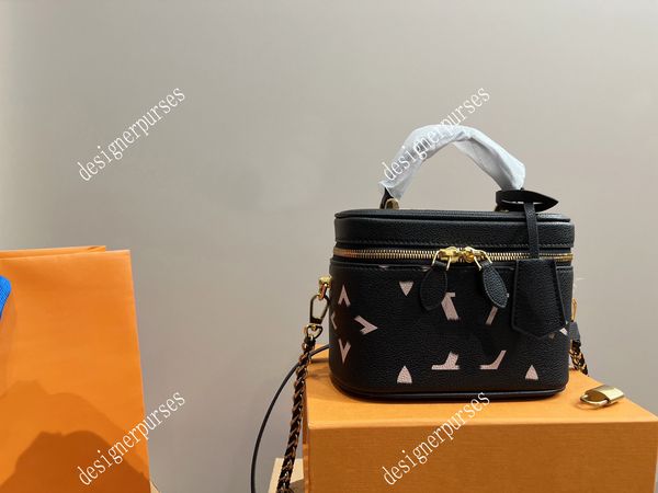 tz fashion makeup bag embossed/printed handle handbag zipper closed crossbody bag gold metal hardware chain strap shoulder bag women mini li
tz fashion makeup bag embossed/printed handle handbag zipper closed crossbody bag gold metal hardware chain strap shoulder bag women mini li