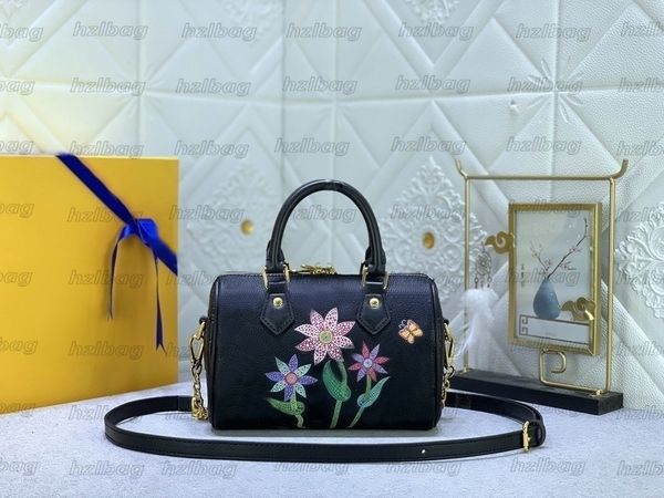 m46415 yk speedy bandouliere 25 boston bag embossed grained monograms empreinte leather with flower pillow handbag women designer crossbody
m46415 yk speedy bandouliere 25 boston bag embossed grained monograms empreinte leather with flower pillow handbag women designer crossbody
