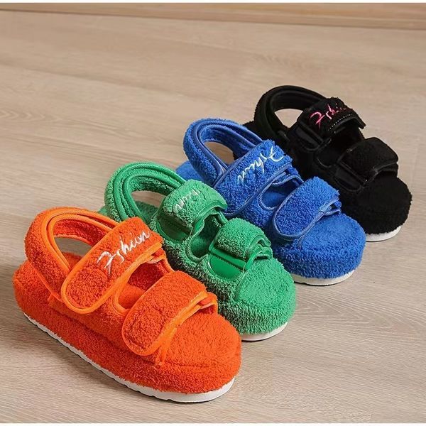 slippers autumn winter one word thick bottom fur sandal embossed cotton plus size p582 230414, Black
slippers autumn winter one word thick bottom fur sandal embossed cotton plus size p582 230414, Black