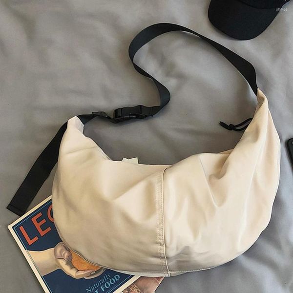 bag women messenger large capacity female tote fashion portable casual simple elegant personality for weekend vacation
bag women messenger large capacity female tote fashion portable casual simple elegant personality for weekend vacation