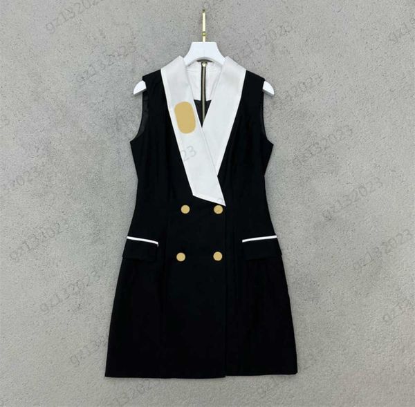 brand dresses stereo brooch color contrast double row button open sleeveless dress contrasting neckline design v-neck slimming maxiskit comm, Black;gray
brand dresses stereo brooch color contrast double row button open sleeveless dress contrasting neckline design v-neck slimming maxiskit comm, Black;gray