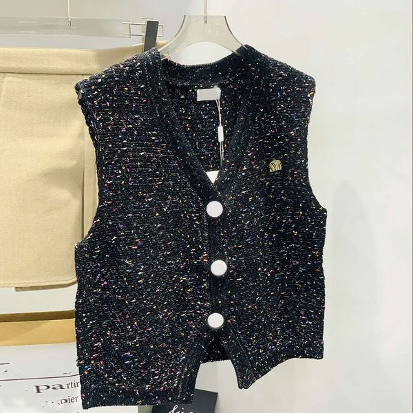 Women Top Design Sense Colorful V-neck Short Knitted Vest Women's 2023 Early Autumn New Fashion Slim Fit Tank Top Clothes Women, Black
Women Top Design Sense Colorful V-neck Short Knitted Vest Women's 2023 Early Autumn New Fashion Slim Fit Tank Top Clothes Women, Black
