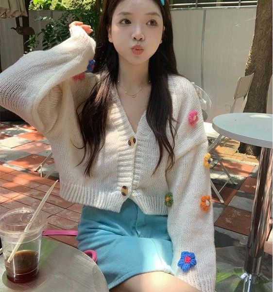 korean style age sweaters reducing three dimensional colored flowers v neck drop, White;black
korean style age sweaters reducing three dimensional colored flowers v neck drop, White;black