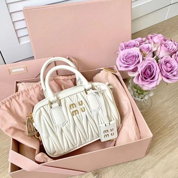 miui matelasse designer bag miu luxurys the tote bag handbag womens mini pochette mens makeup shopping crossbody bag genuine leather bowling
miui matelasse designer bag miu luxurys the tote bag handbag womens mini pochette mens makeup shopping crossbody bag genuine leather bowling