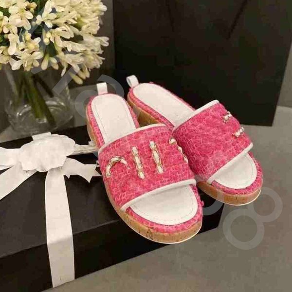 Summer Slippers Trend Style High Appearance Level Thick-Bottomed embroidery Flip-Flops Women Outside Wear Light Luxury High-Quality Beach Roman Chunky Heel
Summer Slippers Trend Style High Appearance Level Thick-Bottomed embroidery Flip-Flops Women Outside Wear Light Luxury High-Quality Beach Roman Chunky Heel