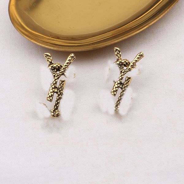 simple 18k gold plated luxury brand designers letters stud clip chain geometric famous women crystal rhinestone pearl earring wedding party, Golden;silver
simple 18k gold plated luxury brand designers letters stud clip chain geometric famous women crystal rhinestone pearl earring wedding party, Golden;silver