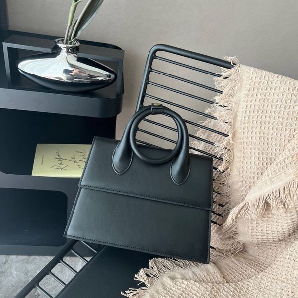 fashion one shoulder bag women's handbag designer crossbody bag 2023 summer new leather circled handle bag senior women's underarm
fashion one shoulder bag women's handbag designer crossbody bag 2023 summer new leather circled handle bag senior women's underarm