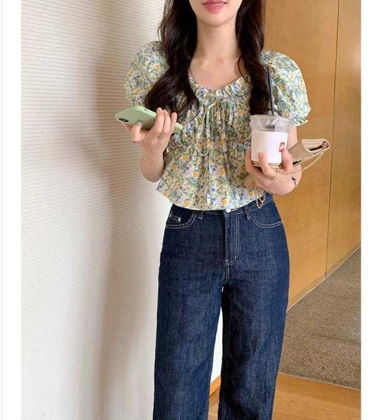 korean style small floral short puff sleeve shirt female summer elastic pleated, White
korean style small floral short puff sleeve shirt female summer elastic pleated, White