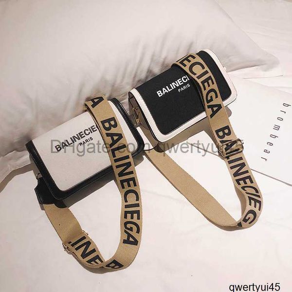 mini fashion design shoulder crossbody bag for women 2023 new pu leather wide strap messenger bag female purse and handbags
mini fashion design shoulder crossbody bag for women 2023 new pu leather wide strap messenger bag female purse and handbags