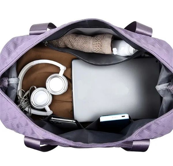 lightweight, foldable portable travel bag with large capacity for convenient storage of your travel items
lightweight, foldable portable travel bag with large capacity for convenient storage of your travel items