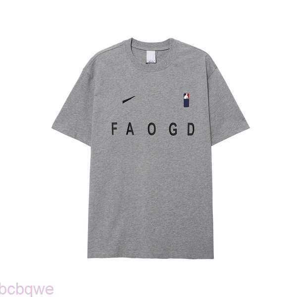 summer polos new men's tees fog double-track men's t-shirts niche brand american loose couple pure cotton short sleeve t-shirt for, White;black
summer polos new men's tees fog double-track men's t-shirts niche brand american loose couple pure cotton short sleeve t-shirt for, White;black