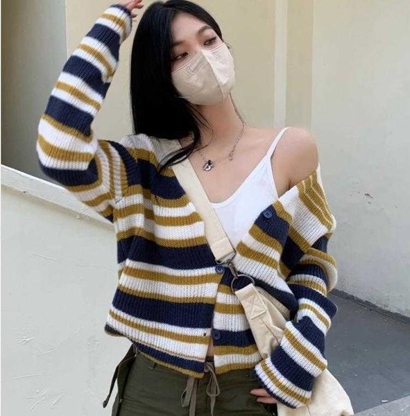 fall mixed color sweaters stripe v neck knitted cardigan ins girl style short, White;black
fall mixed color sweaters stripe v neck knitted cardigan ins girl style short, White;black