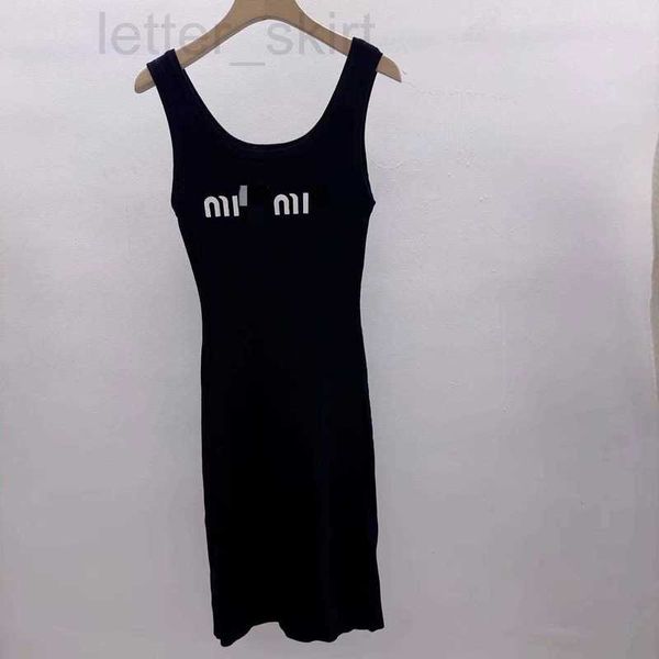 casual dresses designer knitted sleeveless suspender dress slim wool letter vest skirt new in spring and summer 2023 283z, Black;gray
casual dresses designer knitted sleeveless suspender dress slim wool letter vest skirt new in spring and summer 2023 283z, Black;gray