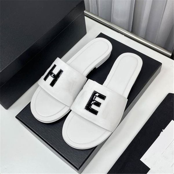 fashion slippers 2023 channel design summer men and women flat shoes thick sole leather rubber letter logo casual cartoon slippers 07-010, Black
fashion slippers 2023 channel design summer men and women flat shoes thick sole leather rubber letter logo casual cartoon slippers 07-010, Black