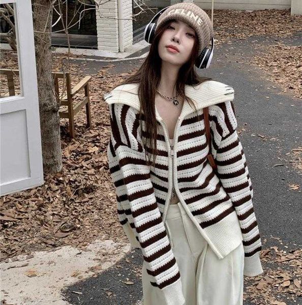 large lapel double headed striped zipper sweater coat autumn and winter college, White;black
large lapel double headed striped zipper sweater coat autumn and winter college, White;black