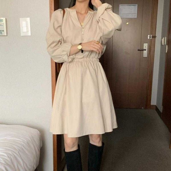 korean style v neck dress double breasted elastic band waist tightening a line, Black;gray
korean style v neck dress double breasted elastic band waist tightening a line, Black;gray