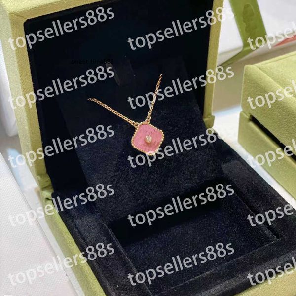 classic fashion diamond cz pendant necklaces for women chain elegant 4/four leaf clover locket necklace highly quality choker chains designe, Silver
classic fashion diamond cz pendant necklaces for women chain elegant 4/four leaf clover locket necklace highly quality choker chains designe, Silver