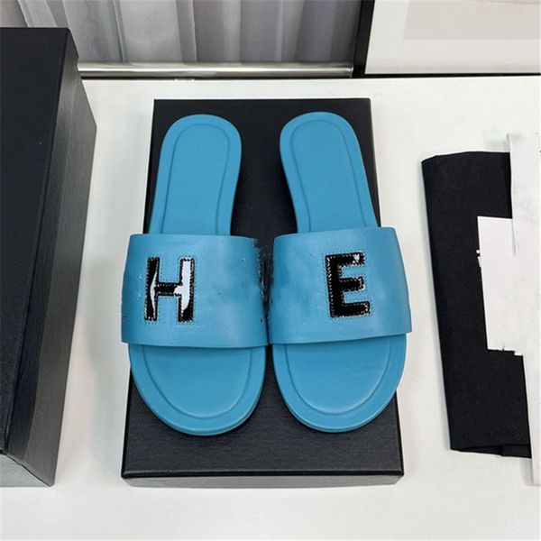 fashion slippers 2023 channel luxury design summer men and women flat shoes thick sole leather rubber letter logo casual cartoon slippers 07, Black
fashion slippers 2023 channel luxury design summer men and women flat shoes thick sole leather rubber letter logo casual cartoon slippers 07, Black