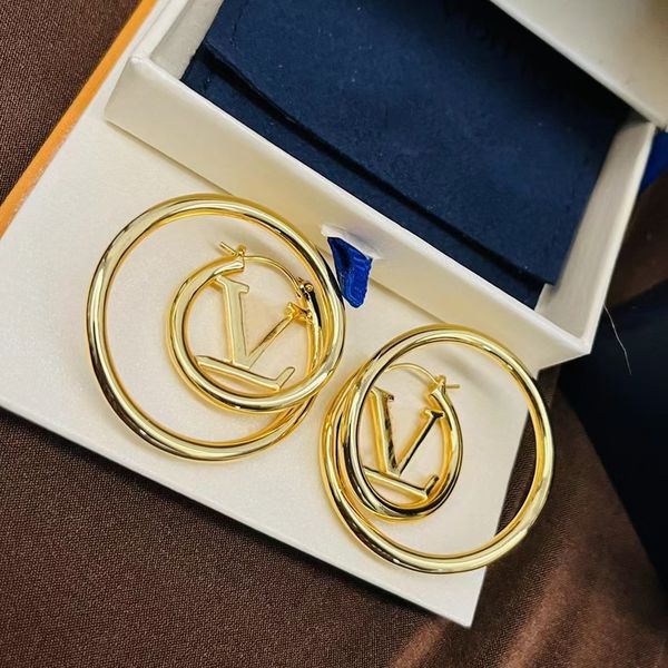 pearl diamond earrings twist ring double ring v letter electroplated thick gold luxury designer earrings, Golden
pearl diamond earrings twist ring double ring v letter electroplated thick gold luxury designer earrings, Golden