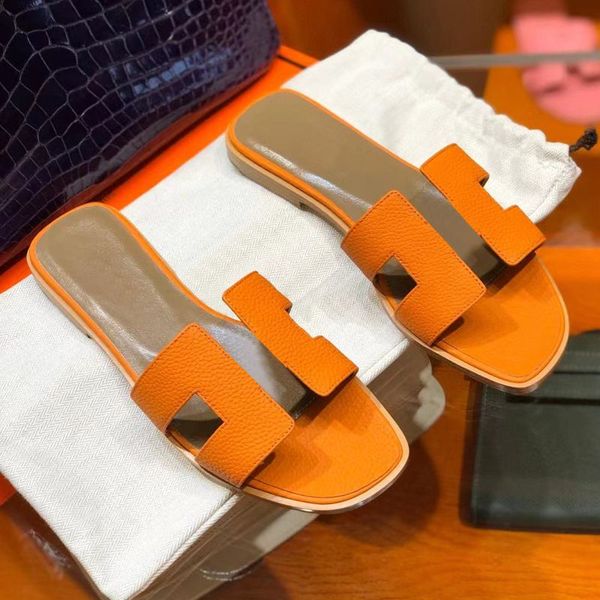 2023 classic woman slippers luxury summer beach cartoon head slippers designer leather flat woman shoes l bath slippers large 35-42, Black
2023 classic woman slippers luxury summer beach cartoon head slippers designer leather flat woman shoes l bath slippers large 35-42, Black