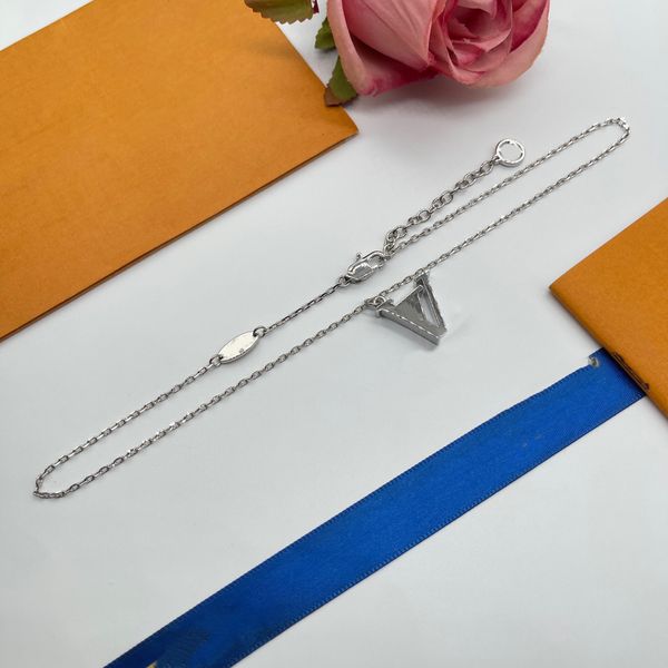 women luxury designer pendant necklaces louisity brand fashion jewelry metal letter viutonity crystal for woman trend chains necklace cjewel, Silver
women luxury designer pendant necklaces louisity brand fashion jewelry metal letter viutonity crystal for woman trend chains necklace cjewel, Silver