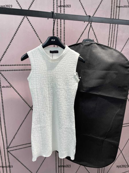 women casual dresses embossed 3d relief letter high qualiy ladies dress fit girl skirt spring product april13, Black;gray
women casual dresses embossed 3d relief letter high qualiy ladies dress fit girl skirt spring product april13, Black;gray