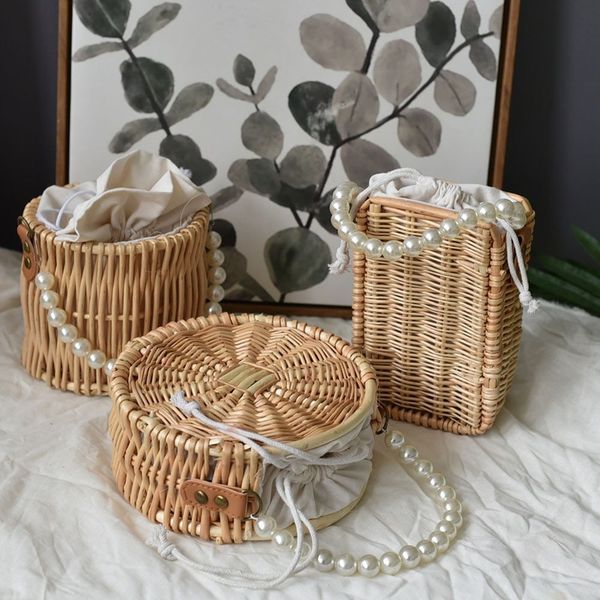evening bags round straw bucket bag vintage handmade woven circle rattan shoulder bags women summer messenger vacation casual bag 230414
evening bags round straw bucket bag vintage handmade woven circle rattan shoulder bags women summer messenger vacation casual bag 230414