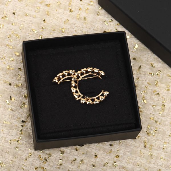 2023 luxury quality charm brooch with heart shape hollow design in 18k gold plated have box stamp ps7823a, Golden
2023 luxury quality charm brooch with heart shape hollow design in 18k gold plated have box stamp ps7823a, Golden