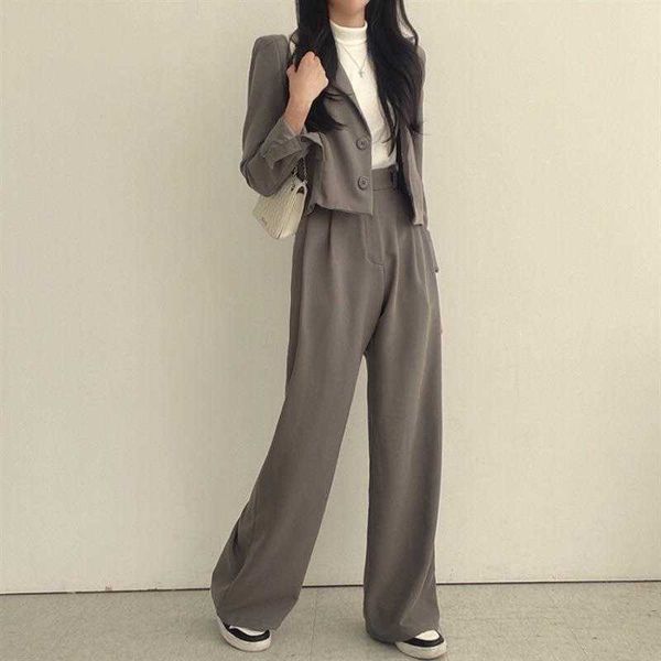 autumn commute suit coat: chic 2-button, high-waist, slim fit, versatile, White