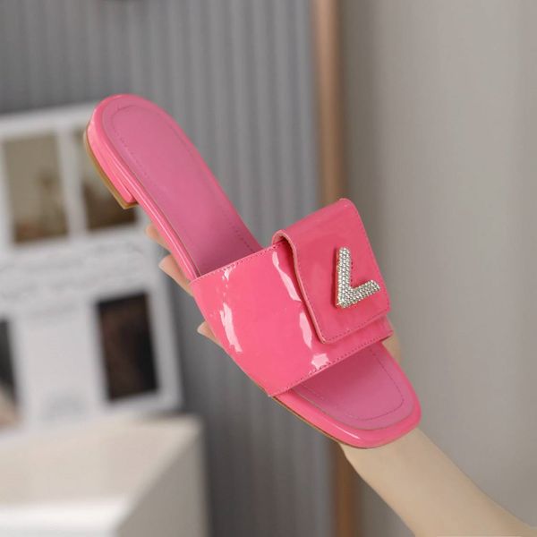 fashion slippers 2023 luxury design summer louisity men and women viutonity flat shoes thick sole leather rubber letter logo casual cartoon, Black
fashion slippers 2023 luxury design summer louisity men and women viutonity flat shoes thick sole leather rubber letter logo casual cartoon, Black