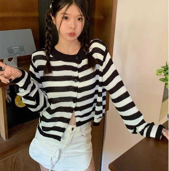 early autumn irregular sweater single breasted design short striped knitted, White;black
early autumn irregular sweater single breasted design short striped knitted, White;black