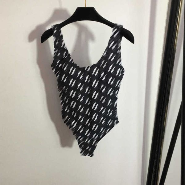 23ss designer bikini womens swimwear one-piece swimsuit double f full print one-piece swimsuit women clothes a1, White;black
23ss designer bikini womens swimwear one-piece swimsuit double f full print one-piece swimsuit women clothes a1, White;black