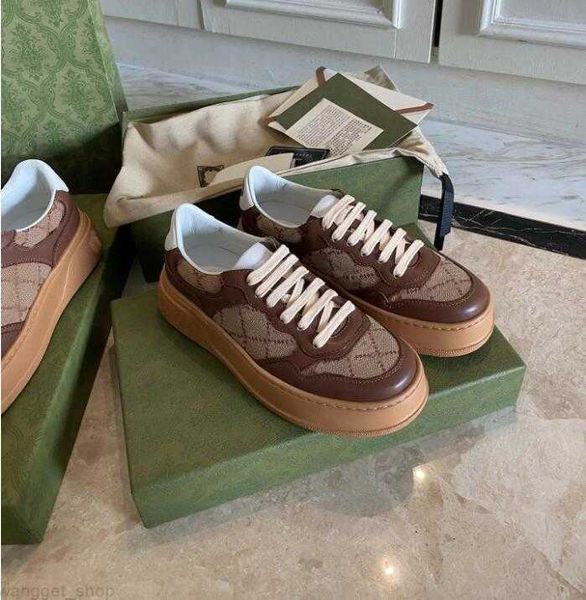 embossed sneaker designer luxury shoes casual shoes women men leather calfskin rubber outdoor trainers good, Black
embossed sneaker designer luxury shoes casual shoes women men leather calfskin rubber outdoor trainers good, Black